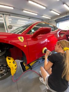 Detailing-Ferrari-cardetailing-recagarage-lacuradellauto