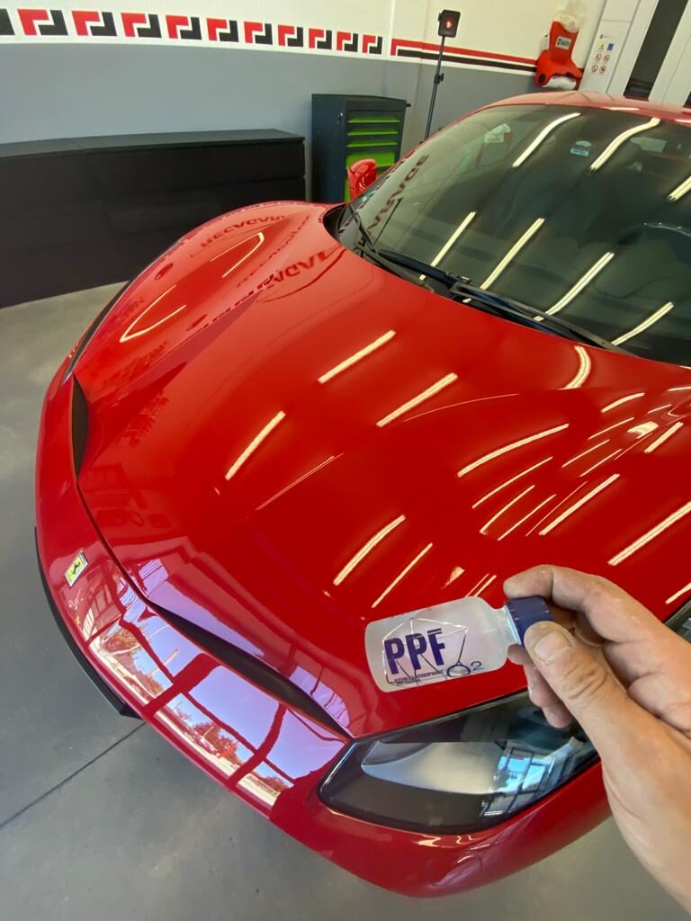 Detailing-Ferrari-cardetailing-recagarage-lacuradellauto